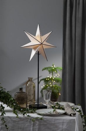 Astro Stjärna på fot 35 cm - vit och beige - Inredning - Julpynt & helgdekoration - Julpynt & juldekoration