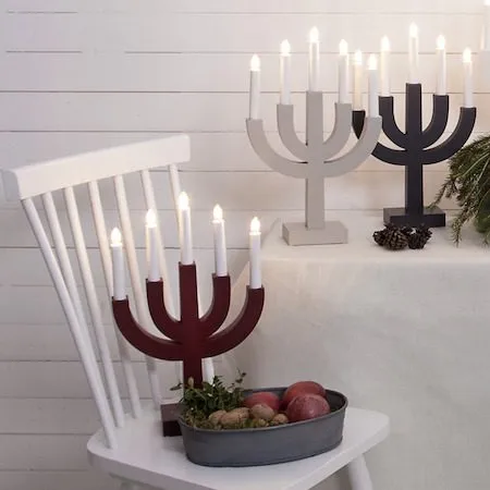 Selma Adventsljusstake 25 cm - Ljusstake i Trä för Advent - Vinröd - Inredning - Julpynt & helgdekoration - Julpynt & juldekoration