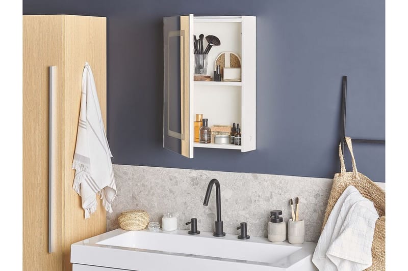 Roconda Badrumsskåp 40 cm Spegel med LED-belysning - Vit - Hus & renovering - Kök & bad - Badrum - Badrumsmöbler & badrumsinredning - Spegelskåp badrum