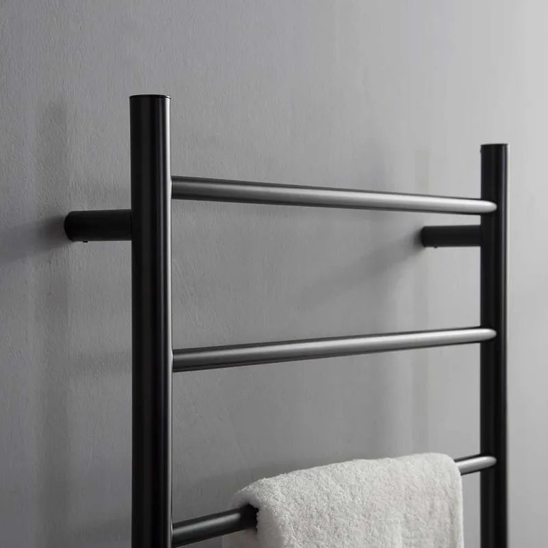 Handdukstork FAS 400 svart - Hus & renovering - Kök & bad - Badrum - Handdukstorkar - Handdukstork el