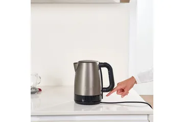 Vattenkokare Black+Decker 2200W 1.7L Borstat Rostfritt Stål - Silver - Hushåll - Matlagning & Bakning - Köksredskap & kökstillbehör