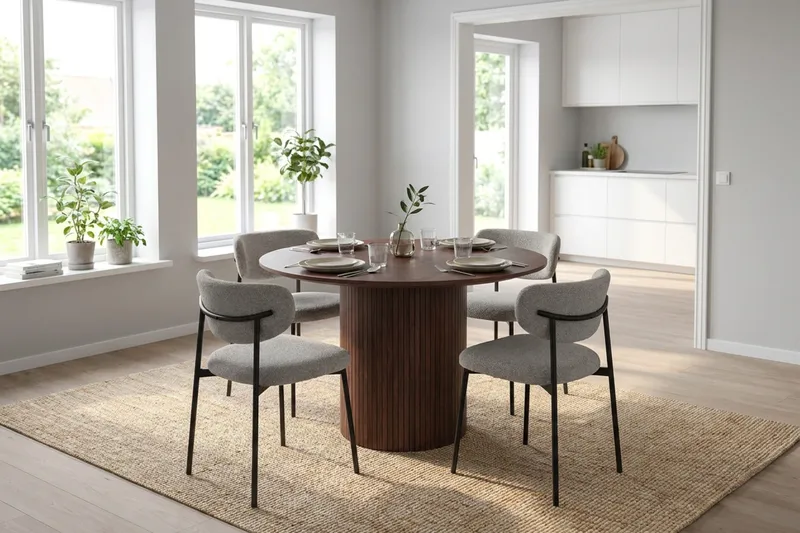 Kopparbo Rund Matgrupp 110 cm – Matbord med 4 Lucy Matstolar i Trä med Valnötsutseende - Brun - Möbler - Bord & matgrupper - Matgrupper