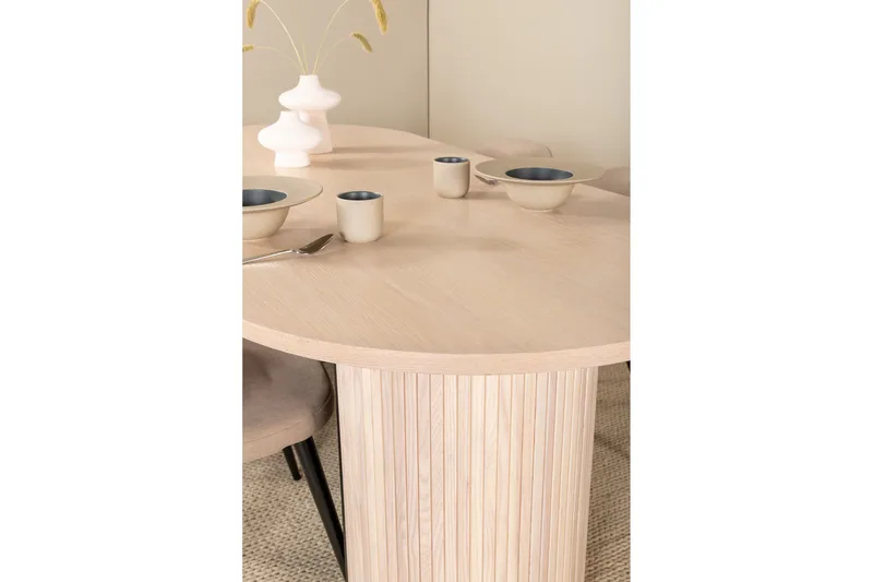 Biana Matgrupp 200 cm Oval inkl 4 Velvets Stolar - Beige/Svart - Möbler - Bord & matgrupper - Matgrupper