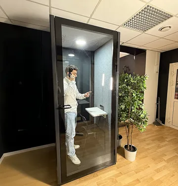Telefonbås för kontor | 1 person | Ljudisolerat -30dB - Mörkgrå, svart - Möbler - Möbelset - Möbelset för kontor