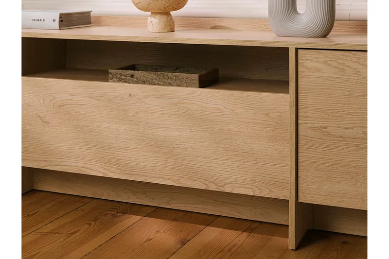 Bellia Golvstående TV Bänk 197 cm med Förvaring i Ek - Ljusbrun - Möbler - Tv möbel & mediamöbel - TV bänk & mediabänk
