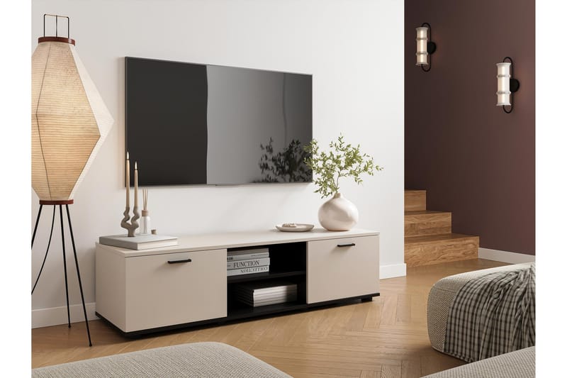 Lyrosen Golvstående TV Bänk 140 cm med Förvaring i Målat Trä - Beige - Möbler - Tv möbel & mediamöbel - TV bänk & mediabänk
