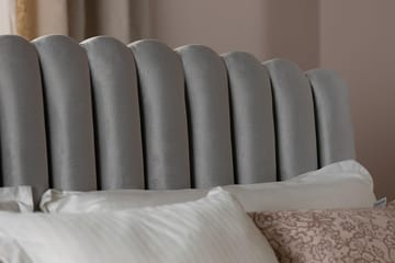 Princess Komplett Sängpaket – Kontinentalsäng 120x200 cm i Tyg med Sänggavel + Bäddmadrass med Fasthetsgrad Medium - Grå - Möbler - Säng - Enkelsäng