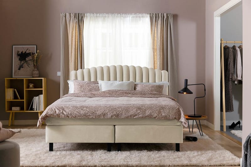 Princess Komplett Sängpaket – Kontinentalsäng 180x200 cm i Tyg med Sänggavel + Bäddmadrass med Fasthetsgrad Medium - Beige - Möbler - Säng - Komplett sängpaket