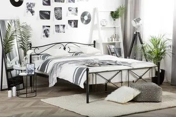 Finnicka Dubbelsäng 140x200 cm - Svart - Möbler - Säng - Sängram & sängstomme