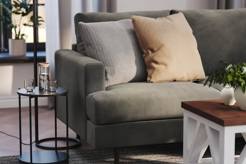 Menard Compact 4-sits Högervänd L-formad Schäslongsoffa i Manchester - Grå - Möbler - Soffa - Divansoffor & schäslongsoffa