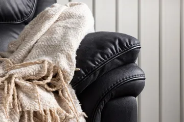 Saranda 3-sits Reclinersoffa 228 cm i Konstläder - Svart - Möbler - Soffa - Biosoffa & reclinersoffa - 3 sits biosoffa & reclinersoffa