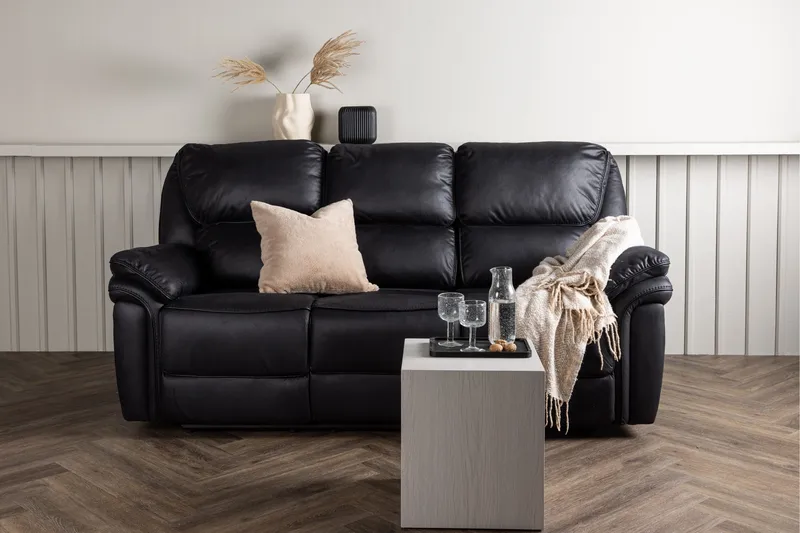 Saranda 3-sits Reclinersoffa 228 cm i Konstläder - Svart - Möbler - Soffa - Biosoffa & reclinersoffa - 3 sits biosoffa & reclinersoffa