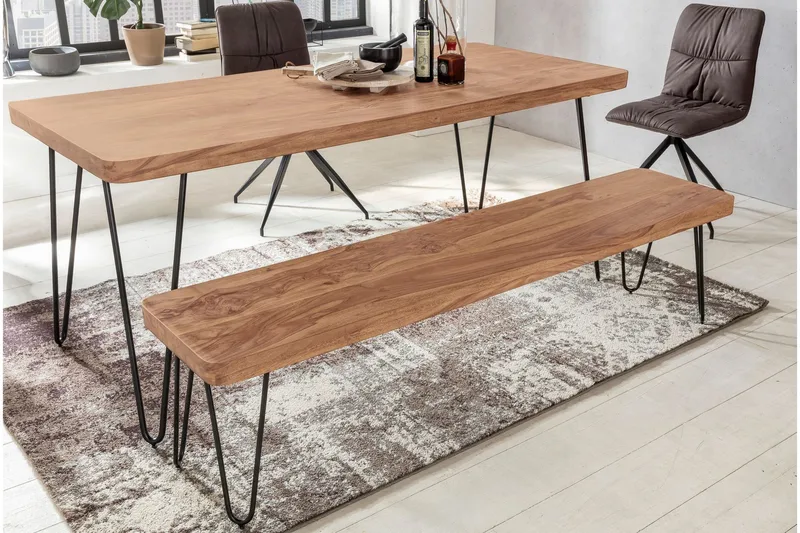 Fumiyo Sittbänk, Brun