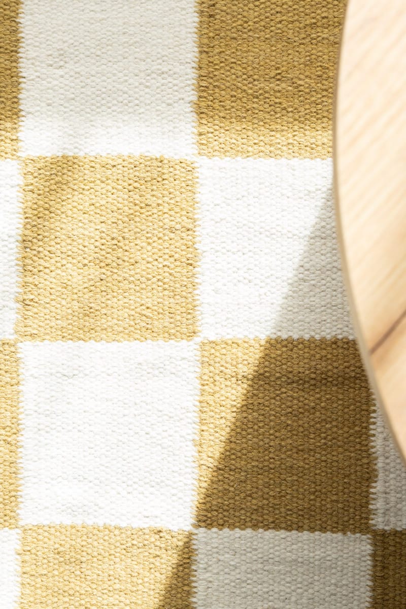 Handvävd Matta Nordic Check 140x200 cm - Lejongul - Textil & mattor - Mattor - Modern matta - Ullmatta