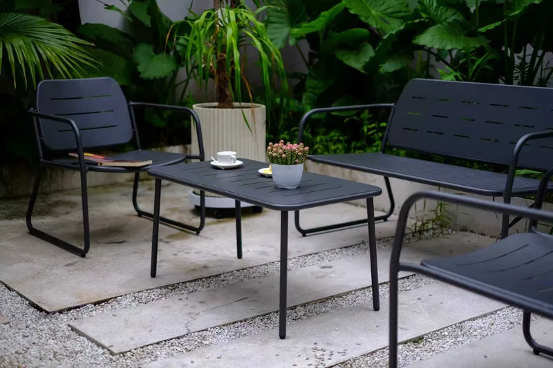 Loungegrupp i stål | Svart loungeset med bord, stol och bänk | Isac - Utemöbler - Loungemöbler - Soffgrupp utomhus