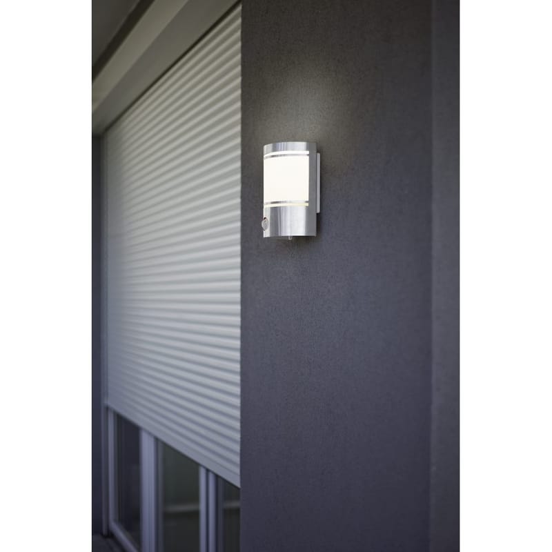 Utvändig vägglampa Cerno med sensor - Rostfritt Stål - Trädgård & spabad - Utemiljö - Entré - Entrébelysning